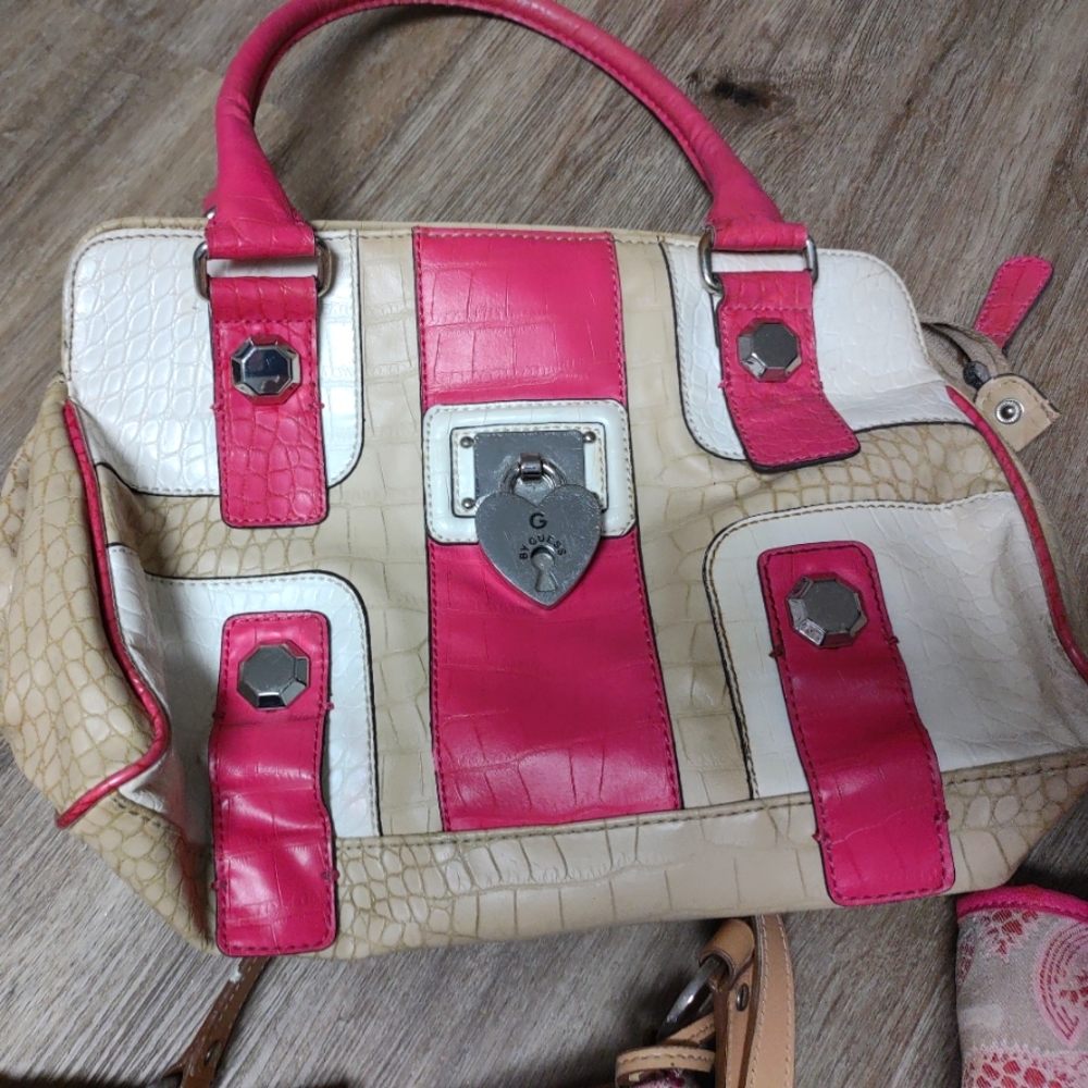 Guest purse
